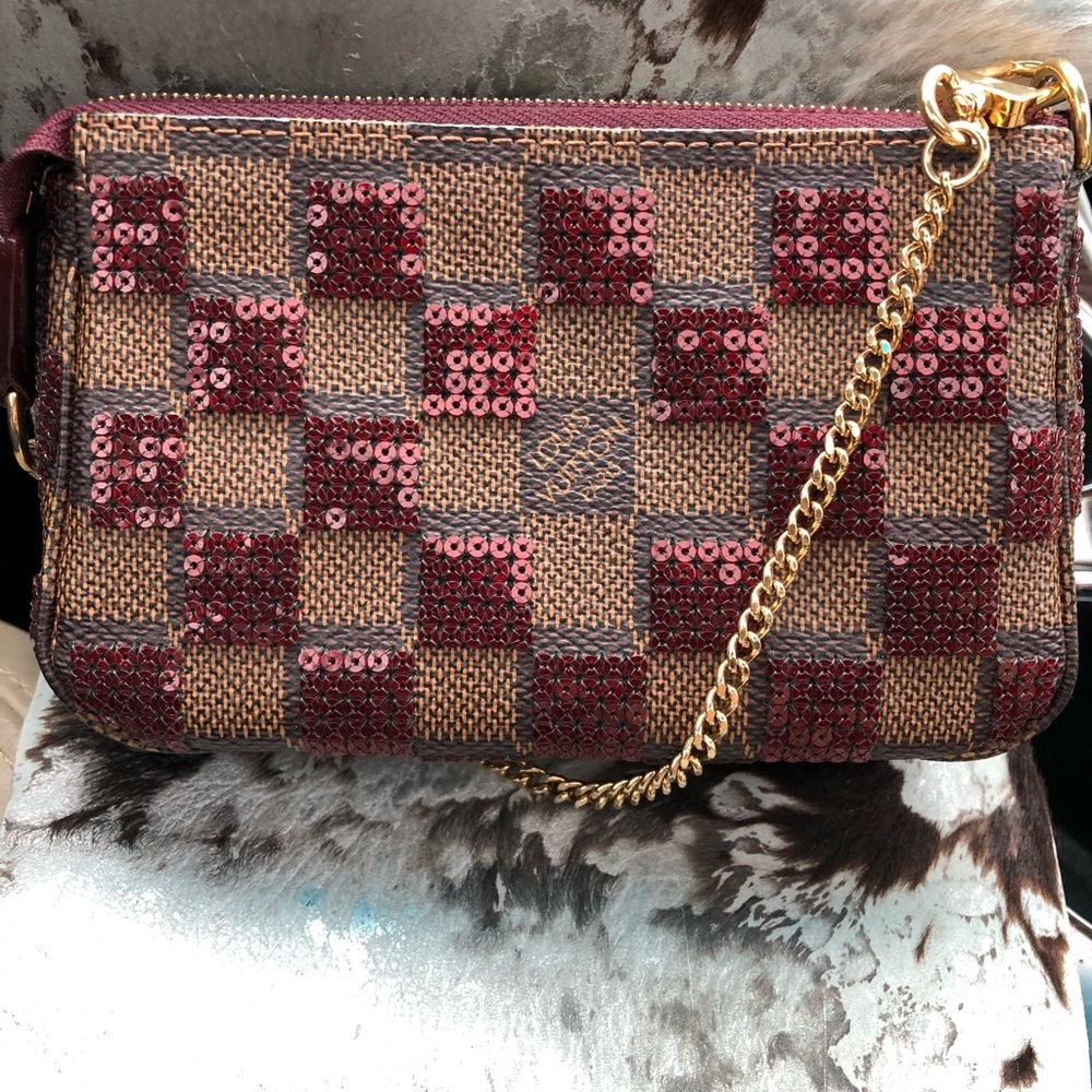 Louis Vuitton Limited Edition Pochette
